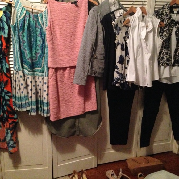 Meet your Posher, Jenn - Picture 3 of 3